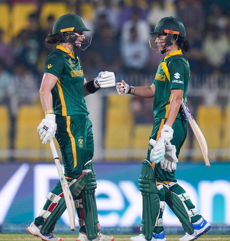 Women’s T20 WC: Kapp hits career-best 81 not out as South Africa hand India their first defeat (Ld) Women’s T20 WC: Kapp hits career-best 81 not out as South Africa hand India their first defeat (Ld)