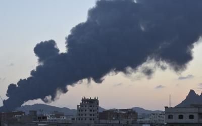 12 soldiers killed in military camp explosion in Yemen’s Aden 12 soldiers killed in military camp explosion in Yemen’s Aden