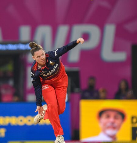 Linsey Smith crowned new No. 1 bowler ahead of Women’s T20 WC