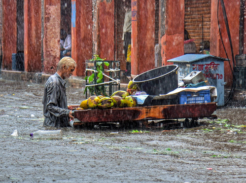 Heavy rains lash Jaipur, Dholpur leaving markets waterlogged Heavy rains lash Jaipur, Dholpur leaving markets waterlogged