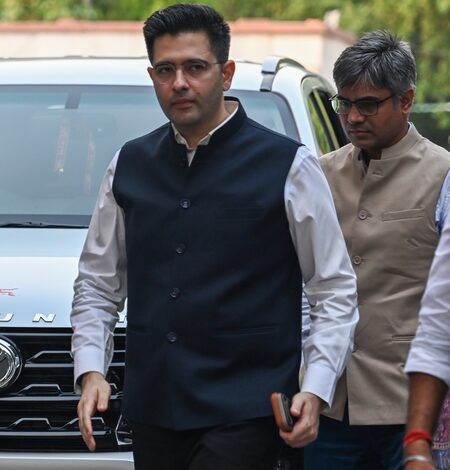 Delhi HC orders removal of five defamatory posts against BJP MP Raghav Chadha Delhi HC orders removal of five defamatory posts against BJP MP Raghav Chadha