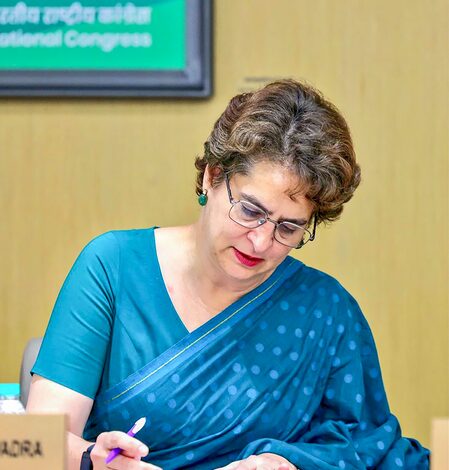 Fraudsters posing as officials from Priyanka’s office promise ministerial berths; Cong lodges complaint with Kerala Police Fraudsters posing as officials from Priyanka’s office promise ministerial berths; Cong lodges complaint with Kerala Police
