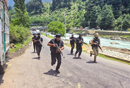 Anantnag attack: 3500 OGWs rounded up in massive crackdown in Kashmir Anantnag attack: 3500 OGWs rounded up in massive crackdown in Kashmir