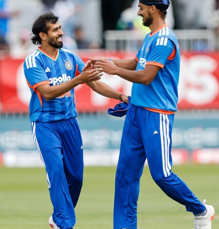 4th T20I: Reigning world champions India feeling the heat after ordinary show, says Dinesh Karthik 4th T20I: Reigning world champions India feeling the heat after ordinary show, says Dinesh Karthik