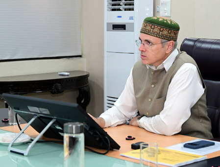 Omar Abdullah urges shift to value-driven tourism in J&K