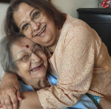 Shabana Azmi, Bharati Achrekar pay heartfelt tribute to theatre legend Vijaya Mehta