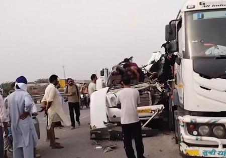 Four Amarnath pilgrims from Rajasthan killed in van-truck collision on Punjab highway
