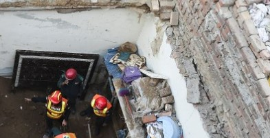 Pakistan: Rights body demands probe after Lahore tuition centre roof collapse kills 14 children Pakistan: Rights body demands probe after Lahore tuition centre roof collapse kills 14 children