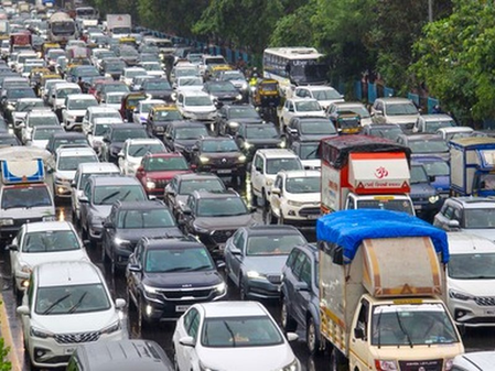 Auto sales in June: Maruti Suzuki India crosses 2 lakh units, Toyota rises 7 pc Auto sales in June: Maruti Suzuki India crosses 2 lakh units, Toyota rises 7 pc