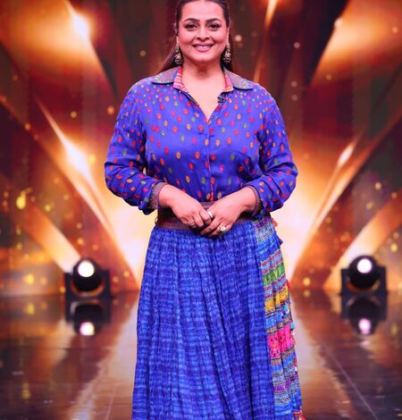 Shilpa Shirodkar recalls why she shared makeup room with Suniel Shetty due to Karisma Kapoor’s presence on set Shilpa Shirodkar recalls why she shared makeup room with Suniel Shetty due to Karisma Kapoor’s presence on set