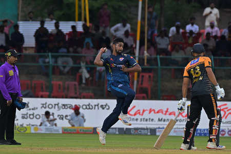 Maharaja Trophy KSCA T20: Bengaluru Blasters edge Hubli Tigers by two runs to strengthen playoff push Maharaja Trophy KSCA T20: Bengaluru Blasters edge Hubli Tigers by two runs to strengthen playoff push