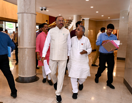 Zero royalty on inter-state sand transport, policy for all border districts: Maha Minister Zero royalty on inter-state sand transport, policy for all border districts: Maha Minister
