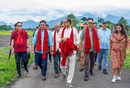 Shivraj Chouhan, Kiren Rijiju visit flood-hit Assam, assure speedy rehabilitation (Lead) Shivraj Chouhan, Kiren Rijiju visit flood-hit Assam, assure speedy rehabilitation (Lead)