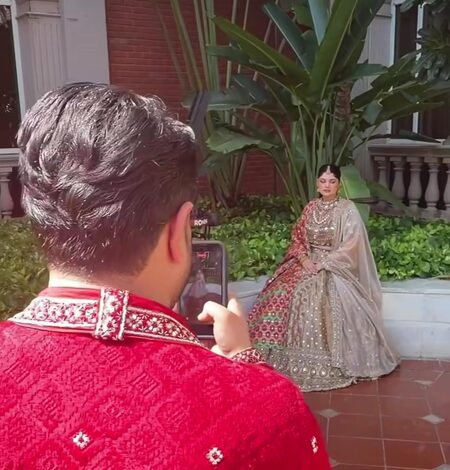 Anshula Kapoor calls fiance Rohan Thakkar her ‘favourite’ as he turns photographer at Mata Ki Chowki Anshula Kapoor calls fiance Rohan Thakkar her ‘favourite’ as he turns photographer at Mata Ki Chowki