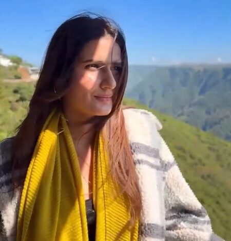 Fatima Sana embraces her inner child during shoot in the hills Fatima Sana embraces her inner child during shoot in the hills