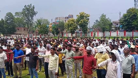 Dhanbad police parade 700 history sheeters, administer oath to shun crime Dhanbad police parade 700 history sheeters, administer oath to shun crime
