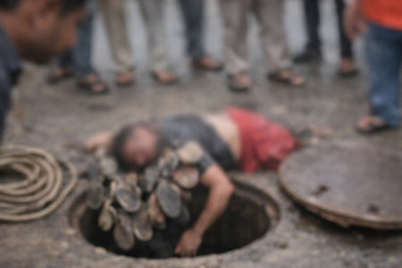 Maha: BMC suspends four employees, orders probe into manhole death Maha: BMC suspends four employees, orders probe into manhole death