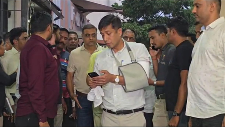 Gujarat: Senior IPS officer injured after history-sheeter attacks during questioning; police fire one shot in self-defence