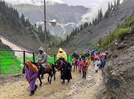 Amarnath Yatra 2026: Darshan tally tops 1.60 lakh; ninth batch of 8,796 pilgrims heads to Kashmir Amarnath Yatra 2026: Darshan tally tops 1.60 lakh; ninth batch of 8,796 pilgrims heads to Kashmir