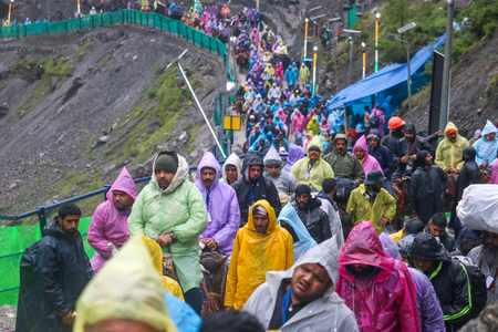 Amarnath Yatra resumes after 6-day suspension; pilgrims praise security officials, administration Amarnath Yatra resumes after 6-day suspension; pilgrims praise security officials, administration