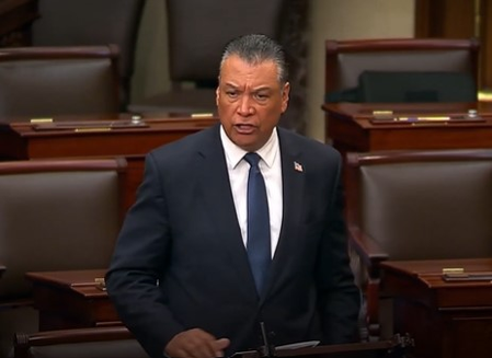 US Democrats challenge green card policy shift US Democrats challenge green card policy shift