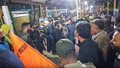 Amarnath Yatra begins with first devotees departing twin base camps for holy cave (Lead)