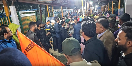 Amarnath Yatra begins with first devotees departing twin base camps for holy cave (Lead)