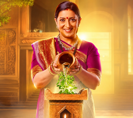 Smriti Irani says Tulsi from ‘KSBKBT’ reminds people of their mother & grandmother, calls it as the ‘greatest compliment’ Smriti Irani says Tulsi from ‘KSBKBT’ reminds people of their mother & grandmother, calls it as the ‘greatest compliment’