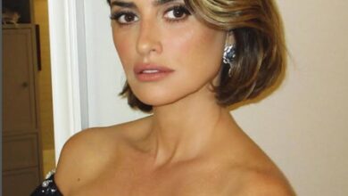 Penelope Cruz recollects her scary airplane encounter with Salma Hayek on Halloween Penelope Cruz recollects her scary airplane encounter with Salma Hayek on Halloween