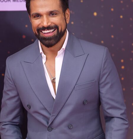 Rithvik Dhanjani cherishes friendship, shares heartfelt note on holding on to special bonds Rithvik Dhanjani cherishes friendship, shares heartfelt note on holding on to special bonds