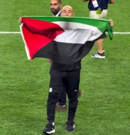 Egypt coach raises Palestinian flag after his side’s first knockout win at a FIFA WC Egypt coach raises Palestinian flag after his side’s first knockout win at a FIFA WC