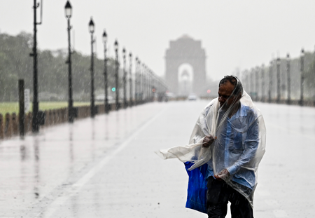 Monsoon covers North India; Delhi braces for week-long rainfall as IMD issues alerts Monsoon covers North India; Delhi braces for week-long rainfall as IMD issues alerts