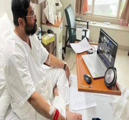 Maha rains: From hospital bed, Eknath Shinde conducts meeting; issues orders to 3 party ministers Maha rains: From hospital bed, Eknath Shinde conducts meeting; issues orders to 3 party ministers