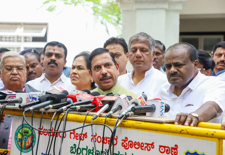 K’taka govt plotting to derail HMT revival package: Kumaraswamy