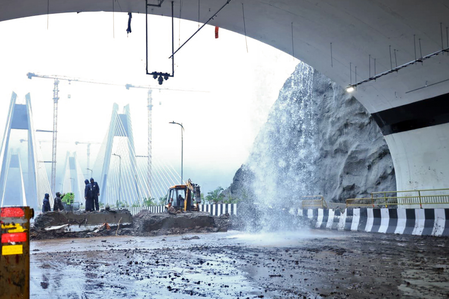 Pandit Nehru is responsible for landslide on Missing Link: MNS mocks Mahayuti govt Pandit Nehru is responsible for landslide on Missing Link: MNS mocks Mahayuti govt