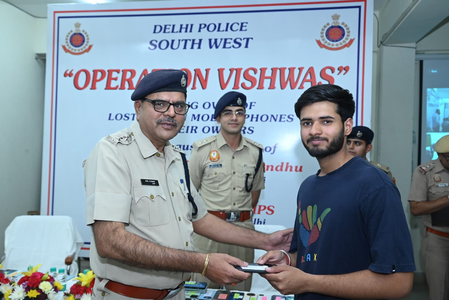 Delhi Police recover 2,400 lost, stolen mobile phones worth over Rs 2.5 crores under Operation Vishwas Delhi Police recover 2,400 lost, stolen mobile phones worth over Rs 2.5 crores under Operation Vishwas