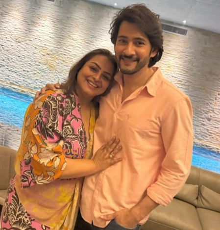 Shilpa Shirodkar reveals BIL Mahesh Babu knows ‘Marathi’, quips he secretly spied on the Shirodkar sisters for years Shilpa Shirodkar reveals BIL Mahesh Babu knows ‘Marathi’, quips he secretly spied on the Shirodkar sisters for years