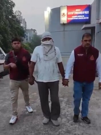 Delhi Crime Branch arrests two life convicts, one wanted in Mumbai killing