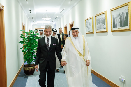 EAM Jaishankar, Bahrain’s Deputy PM Khalid bin Abdulla Al Khalifa discuss bilateral ties EAM Jaishankar, Bahrain’s Deputy PM Khalid bin Abdulla Al Khalifa discuss bilateral ties