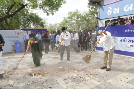 Gujarat health facilities undergo major clean-up, clearing more than 5.14 lakh unusable items Gujarat health facilities undergo major clean-up, clearing more than 5.14 lakh unusable items
