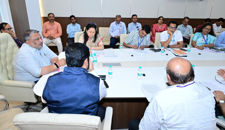 Maha Labour Minister directs expert committees to consult unions on new labour codes Maha Labour Minister directs expert committees to consult unions on new labour codes