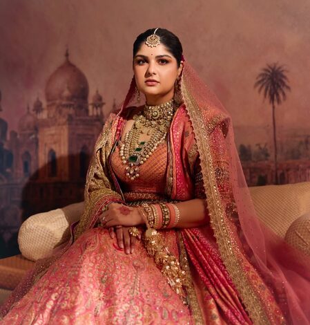 Bollywood lines-up to bless Anshula Kapoor, Rohan Thakkar at their reception Bollywood lines-up to bless Anshula Kapoor, Rohan Thakkar at their reception