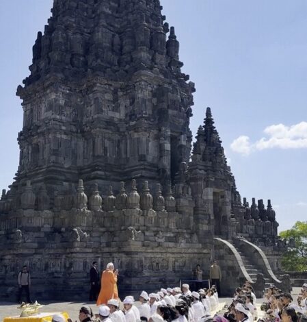 As PM Modi offers prayers, ‘Om Namah Shivay’ chants resonate through Prambanan Temple in Indonesia