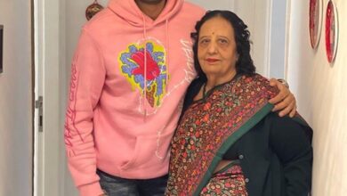 Maniesh Paul’s mother passes away at the age of 77 Maniesh Paul’s mother passes away at the age of 77