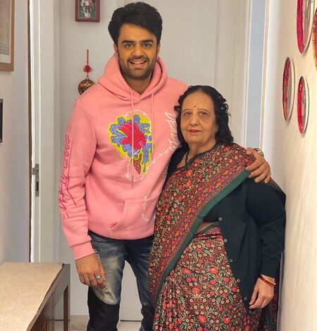 Maniesh Paul’s mother passes away at the age of 77 Maniesh Paul’s mother passes away at the age of 77