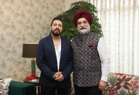 Delhi L-G TS Sandhu, Mika Singh discuss city’s creative landscape Delhi L-G TS Sandhu, Mika Singh discuss city’s creative landscape