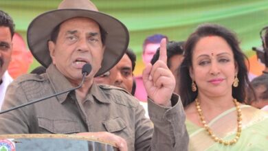 Hema Malini reveals how Dharmendra improvised iconic opening steps of ‘Kal Ki Haseen Mulaqaat’ from ‘Charas’ Hema Malini reveals how Dharmendra improvised iconic opening steps of ‘Kal Ki Haseen Mulaqaat’ from ‘Charas’