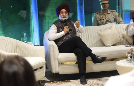Delhi L-G meets businessmen to boost investment in Dwarka Sub-city