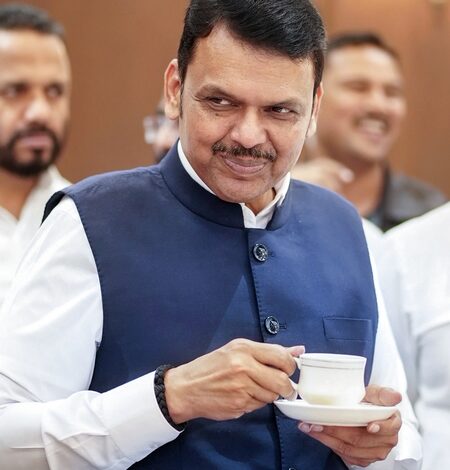 CM Fadnavis dismisses speculation over shift to Centre with witty response CM Fadnavis dismisses speculation over shift to Centre with witty response