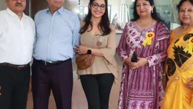Shubhangi Atre gets emotional as father wins carrom game despite fingers affected by chemotherapy